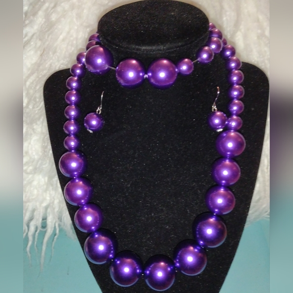 Fashion jewelry NWOT PURPLE necklace set - Picture 3 of 7